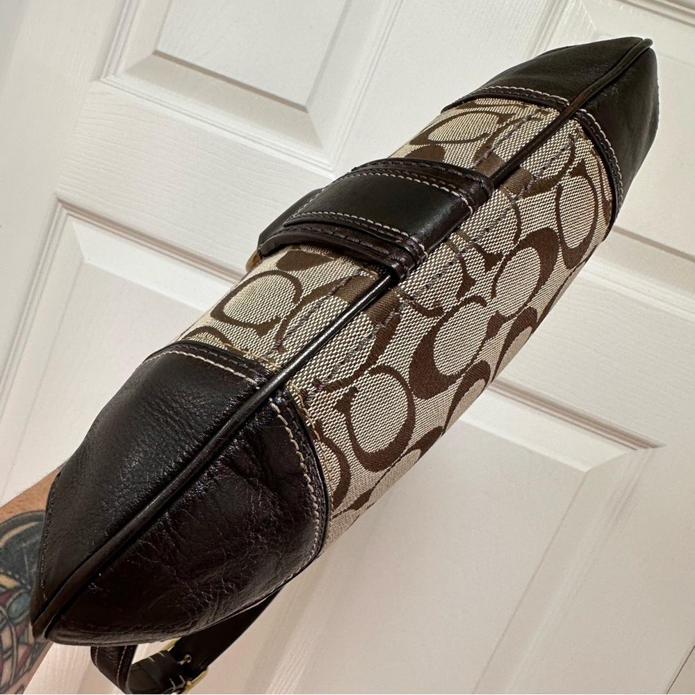 SOLD Coach Hamptons Signature Jacquard Hobo Brown Leather Brass Clasp - Picture 6 of 15